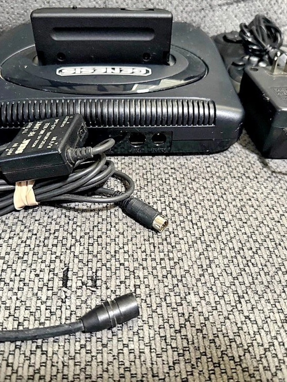 Sega Genesis Console - Picture 3 of 6